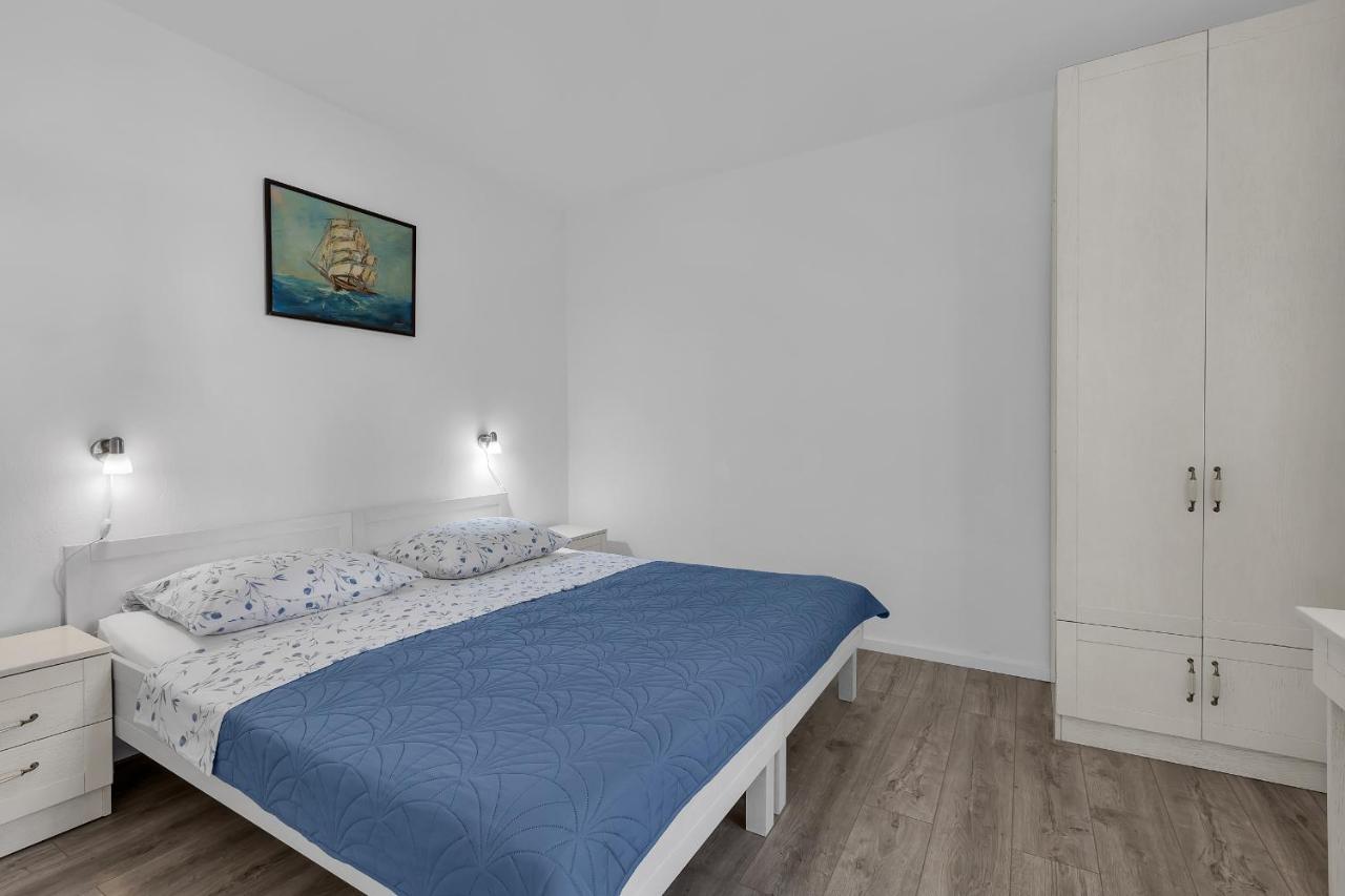 Apartments By The Sea Podgora, Makarska - 2596 Esterno foto