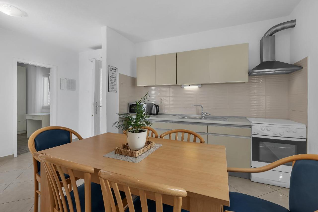Apartments By The Sea Podgora, Makarska - 2596 Esterno foto
